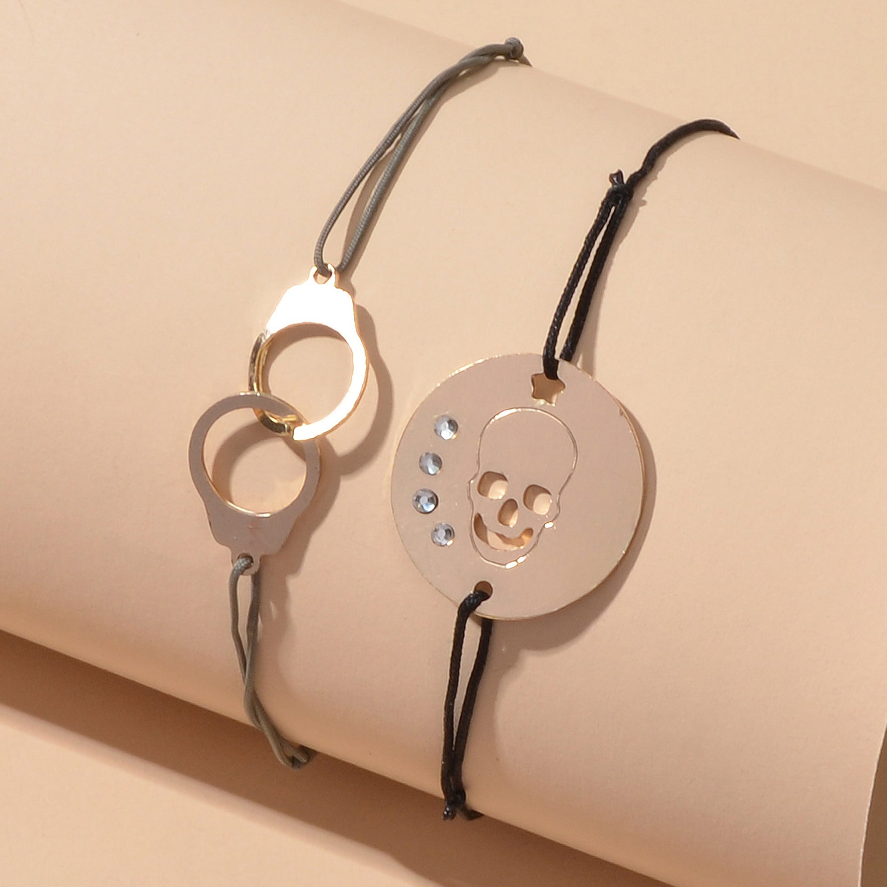 2pcs Goth Punk Hip Hop Elastic Rope Skull Handcuffs Charm Pirate Bracelet Bangle